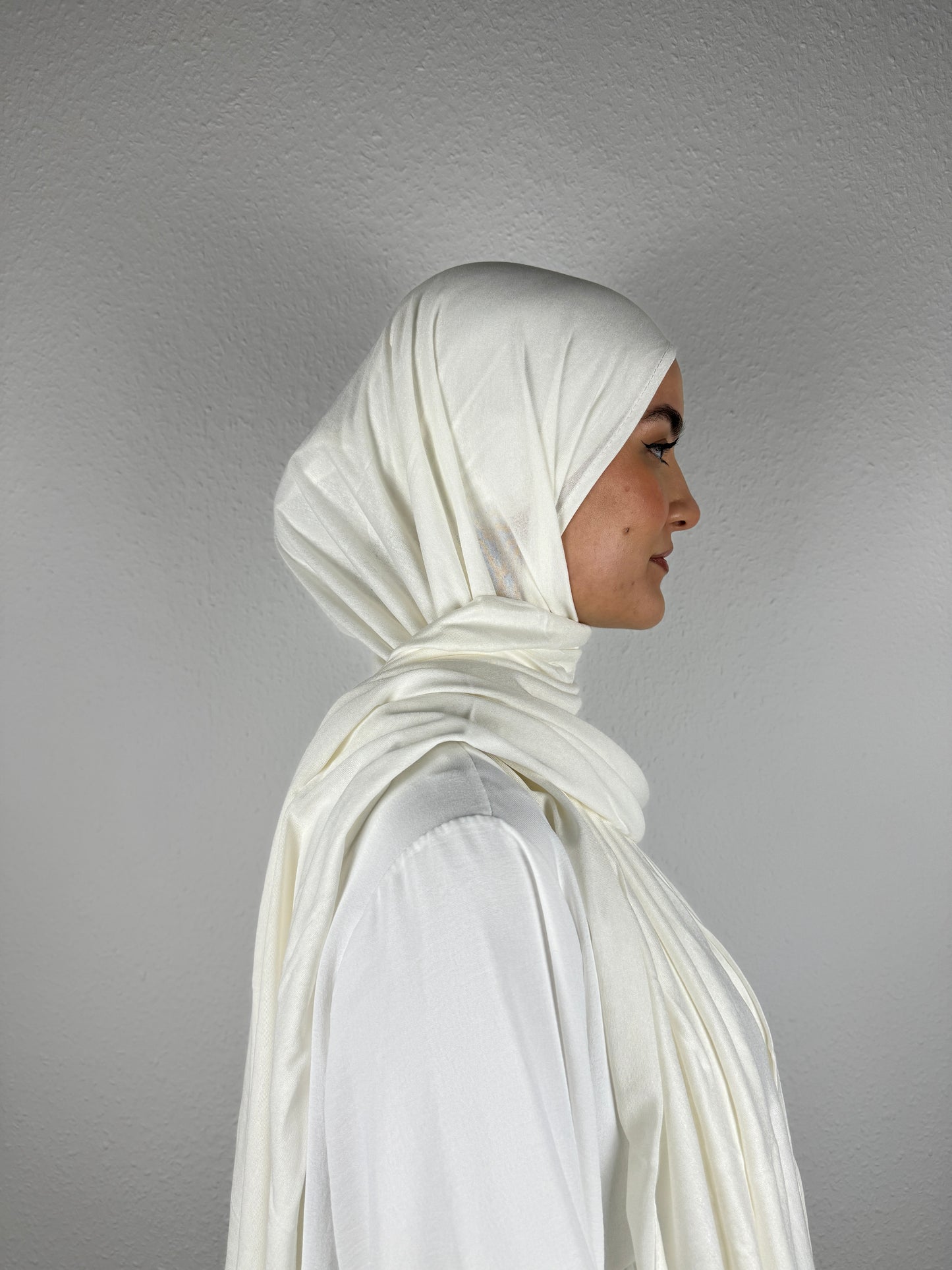 Jersey Hijab, Farbe Creme-weiß, rechte Seite