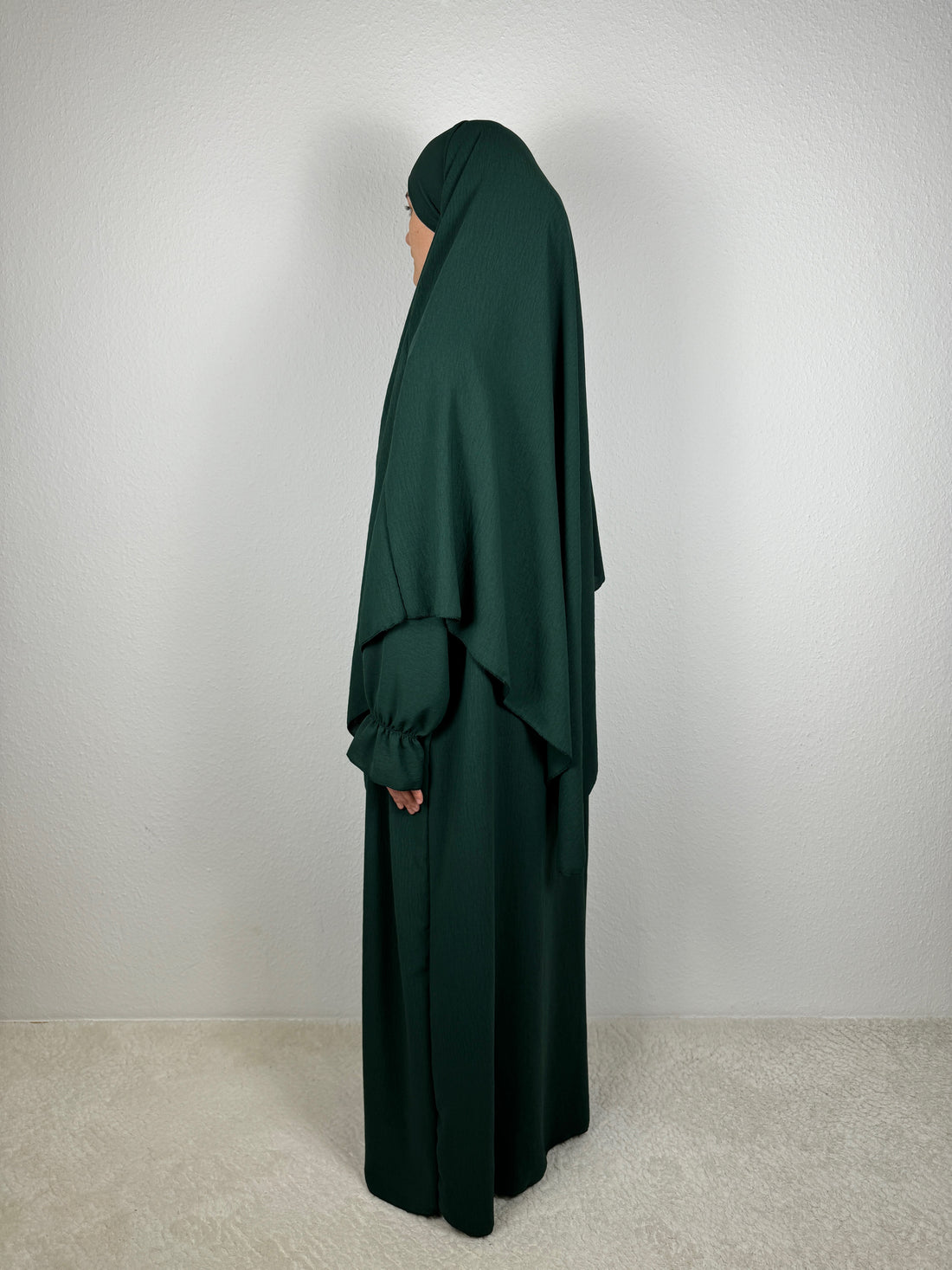Wo trägt man Abayas? Ein Kleidungsstück für das Gebet und darüber hinaus
